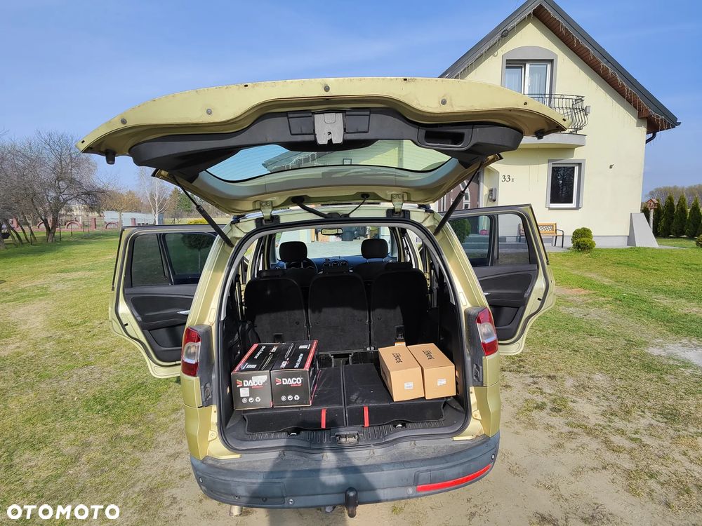 Ford Galaxy 2.0 TDCi Ghia - 12