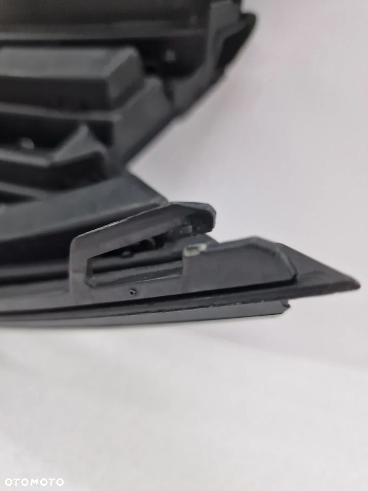 VW PASSAT B8 3G0 15-  ATRAPA / GRILL PRZEDNI PRZÓD NA WĄSKĄ GÓRNĄ LISTWĘ / CHROM , NR 3G0853651 / 3G0853651A / 3G0853653 , NR AUKCJI GL263 - 17