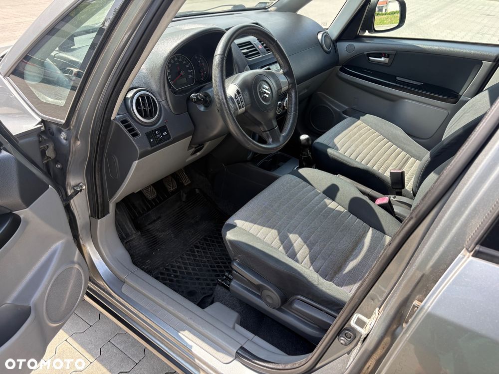 Suzuki SX4 1.6 GS / Premium 4WD - 10