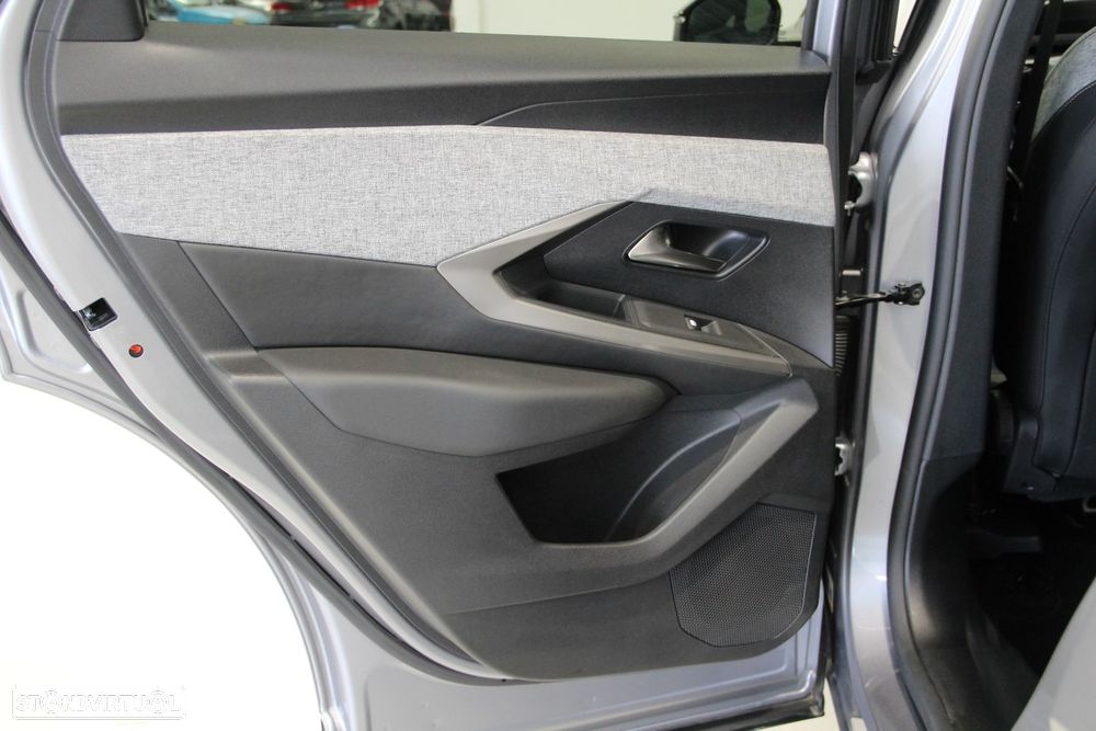 Peugeot 3008 1.2 Hybrid Allure e-DCS6 - 22