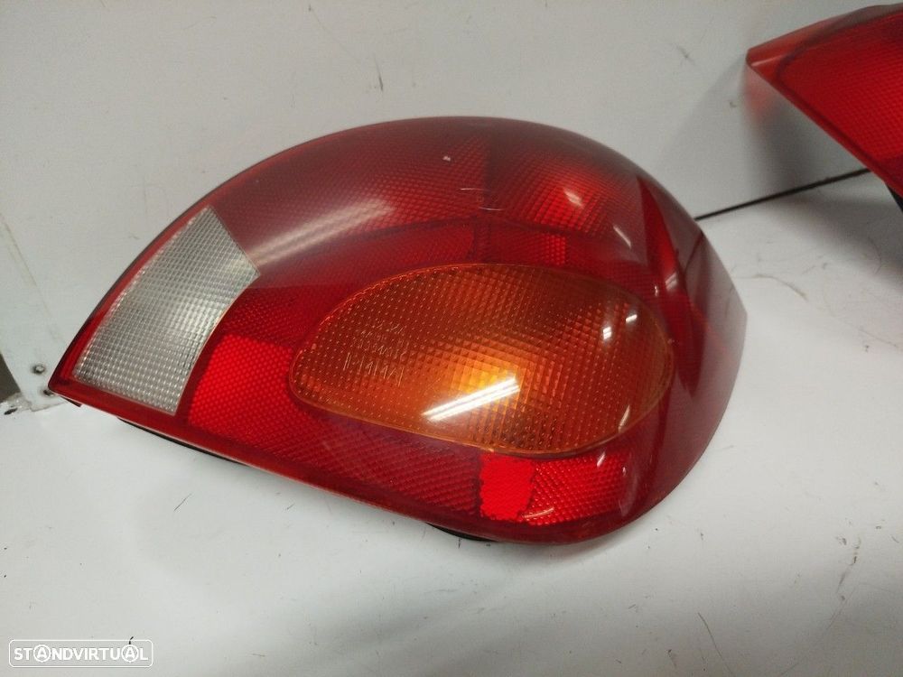 Farolim Stop Esq Ford Fiesta V (Jh_, Jd_) - 1