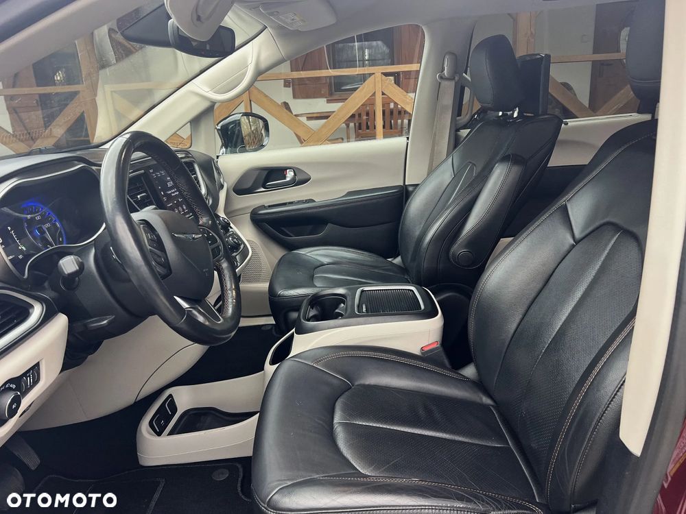 Chrysler Pacifica - 9