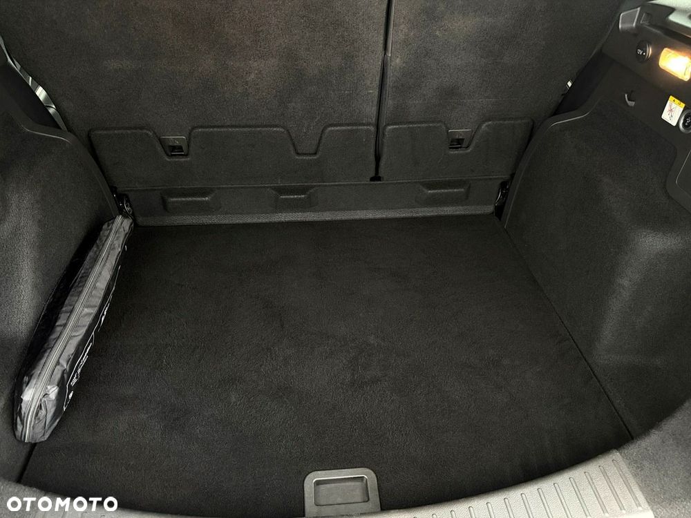 Ford Kuga - 12