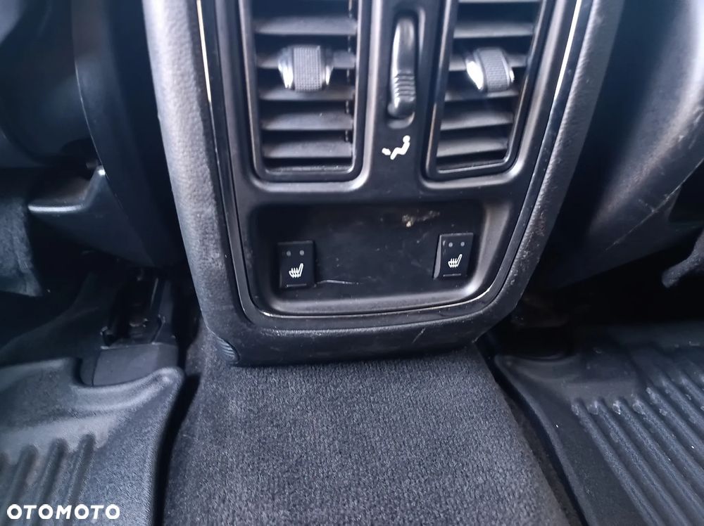 Jeep Grand Cherokee - 16