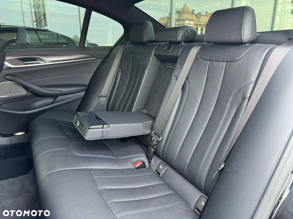 BMW Seria 5 530i xDrive GPF M Sport sport - 24