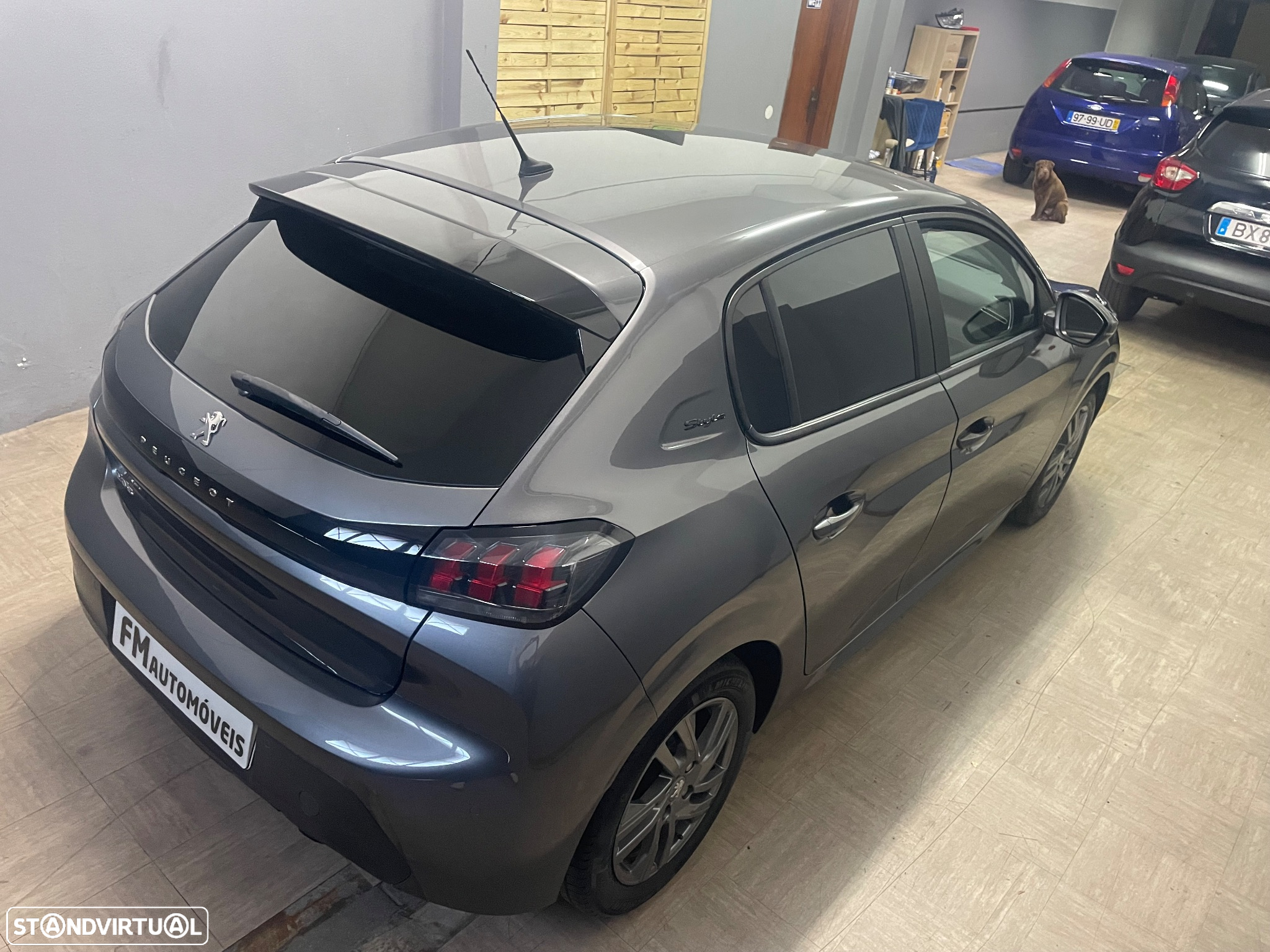Peugeot 208 1.2 PureTech SE Style - 31