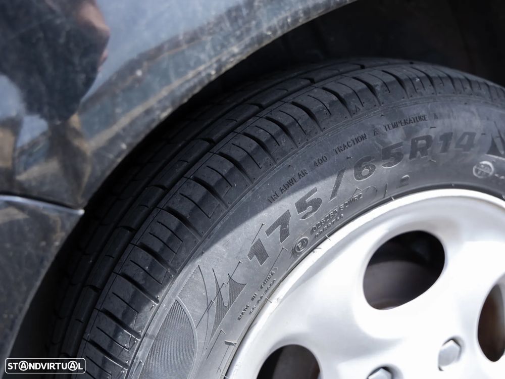 Peugeot 206 1.1 XT - 9