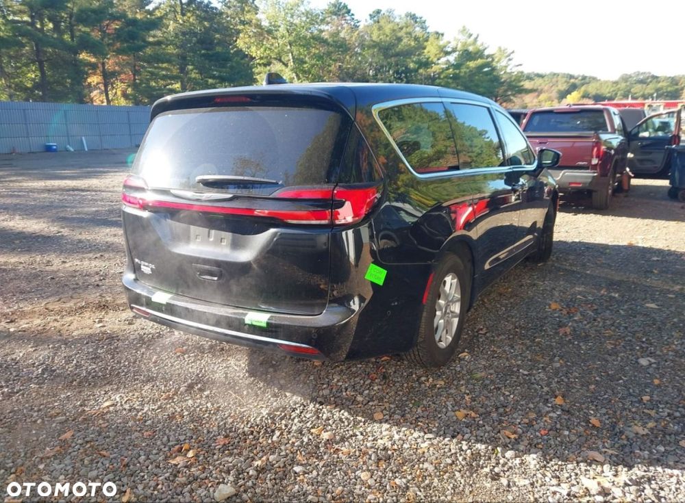 Chrysler Pacifica 2023 photo 4