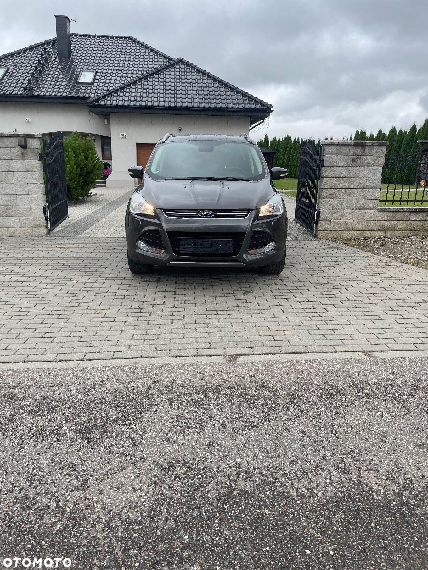 Ford Kuga - 1