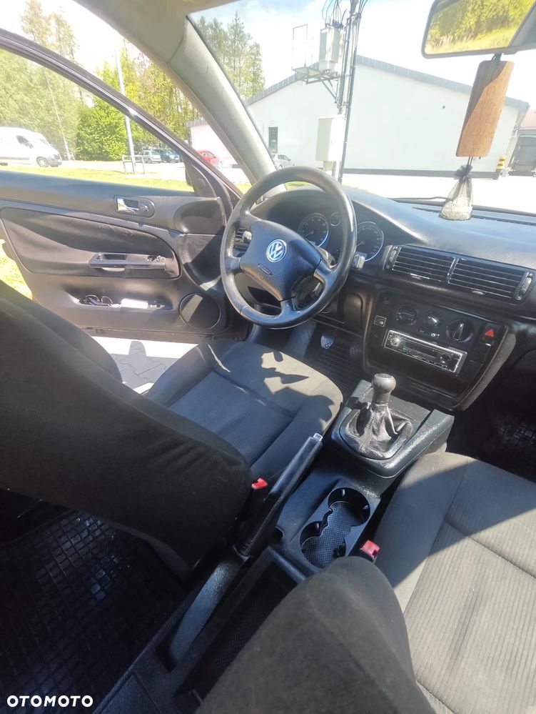 Volkswagen Passat 2.0 - 13