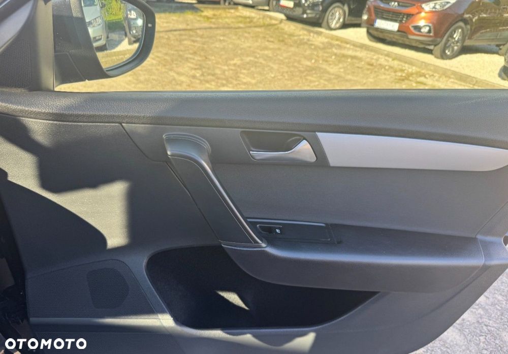 Volkswagen Passat - 26