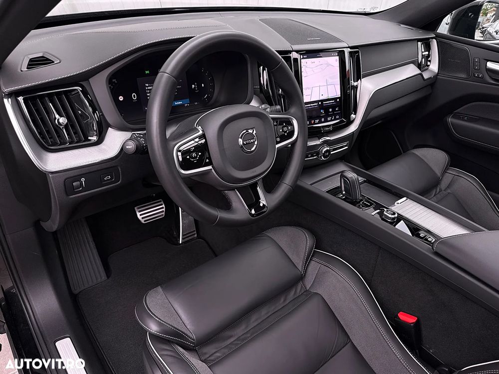 Volvo XC 60 B4 D AWD Plus Dark - 22