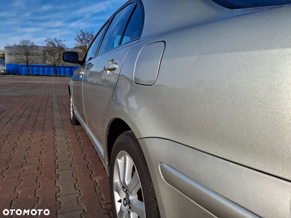 Toyota Avensis 1.8 VVT-i Sol - 5