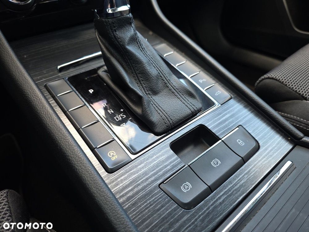 Skoda Superb 2.0 TDI SCR Style DSG - 27