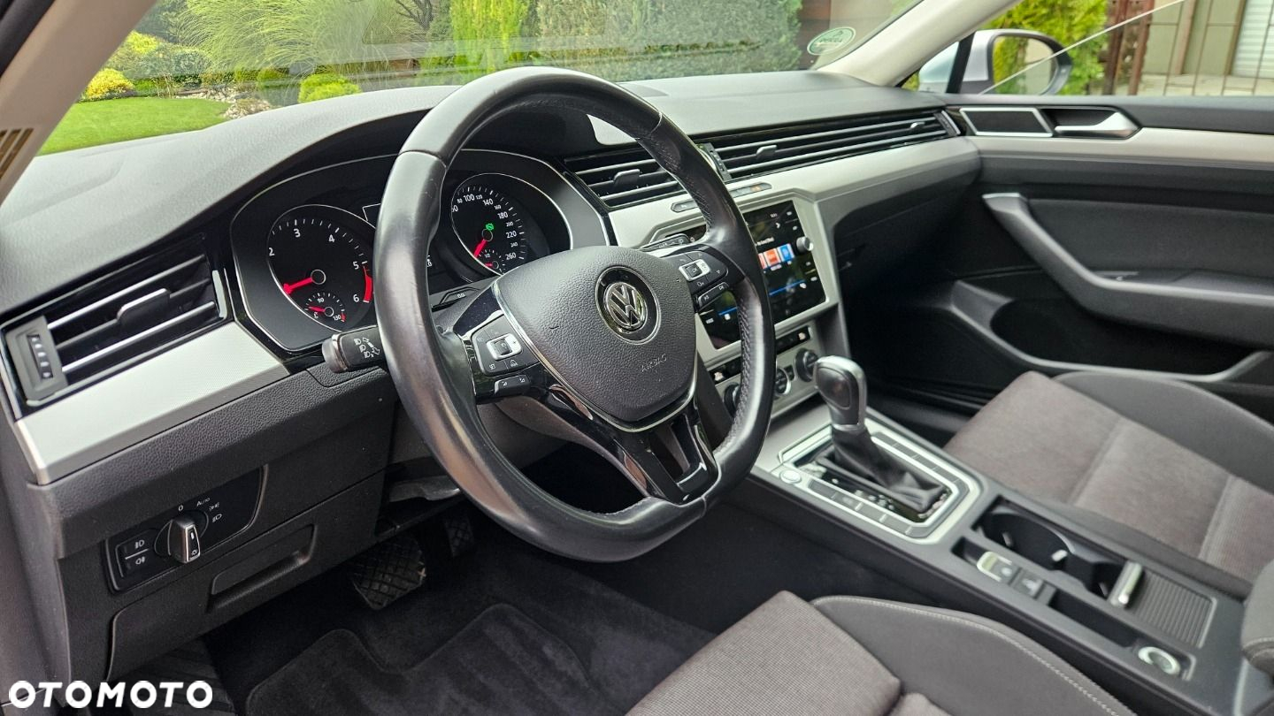 Volkswagen Passat Variant 2.0 TDI SCR DSG Elegance - 14
