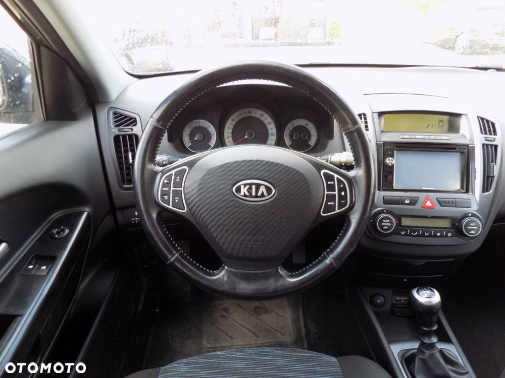 Kia Ceed - 6
