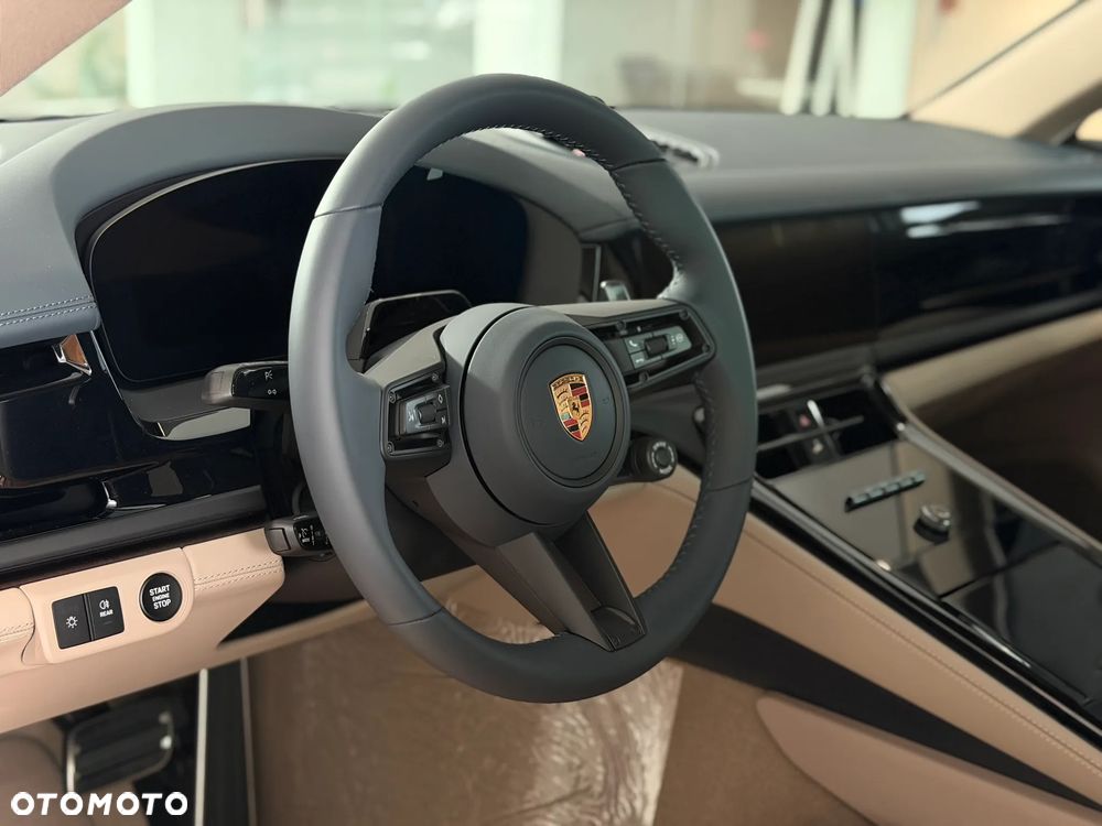Porsche Panamera 4 - 23