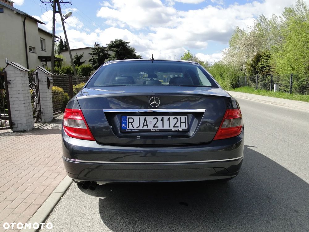 Mercedes-Benz Klasa C 180 CGI Automatik BlueEFFICIENCY Avantgarde - 6