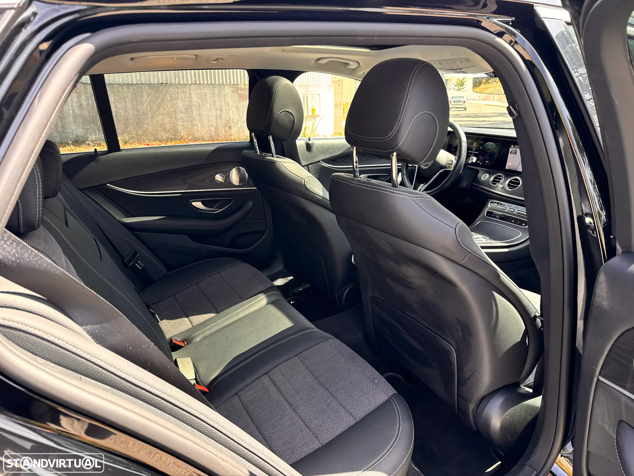 Mercedes-Benz E 300 de 4Matic T 9G-TRONIC Avantgarde - 17
