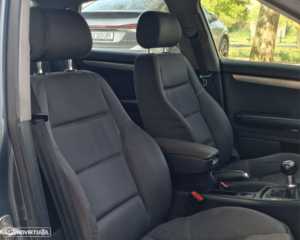 Audi A4 1.9 TDI m6 Sport - 14