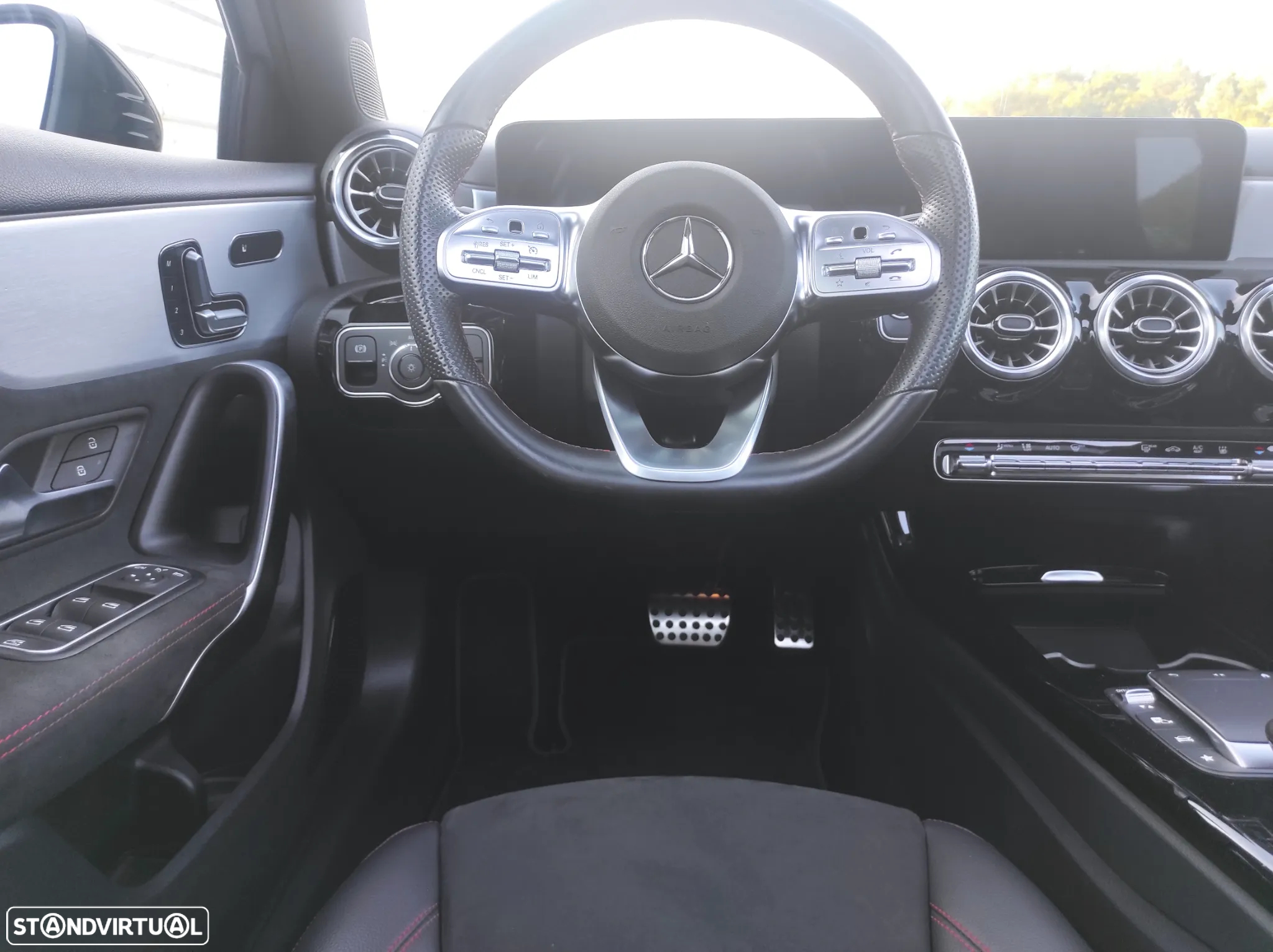 Mercedes-Benz A 250 e AMG Line - 18