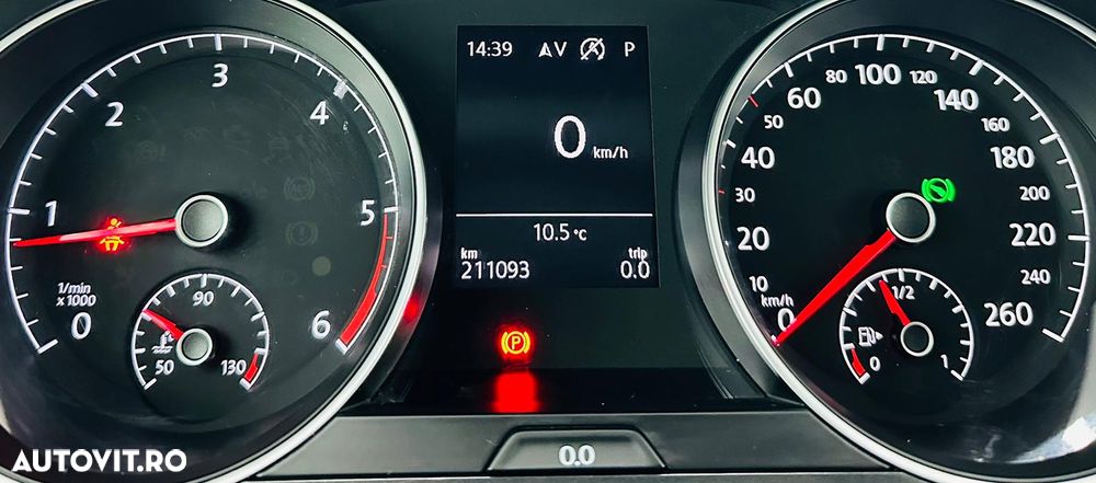 Volkswagen Golf 1.6 TDI SCR DSG Comfortline - 29