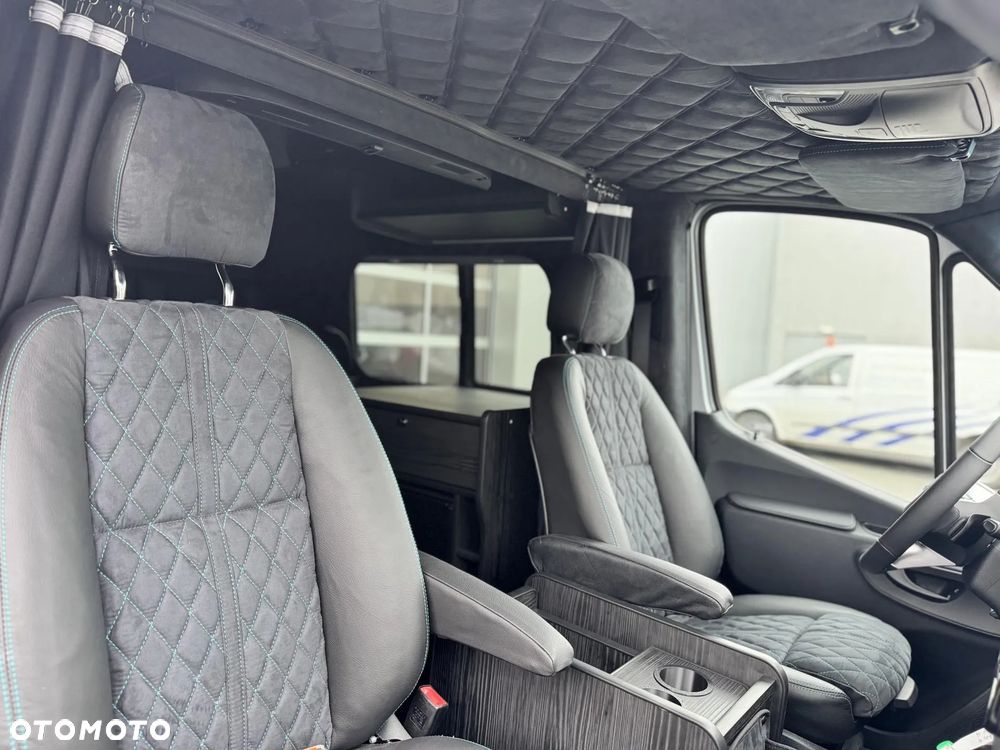Mercedes-Benz Sprinter - 12