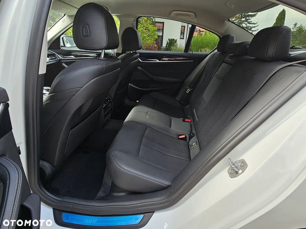 BMW Seria 5 530e iPerformance M Sport sport - 29