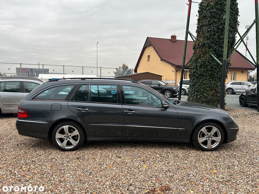 Mercedes-Benz E-Class 2009 photo 4