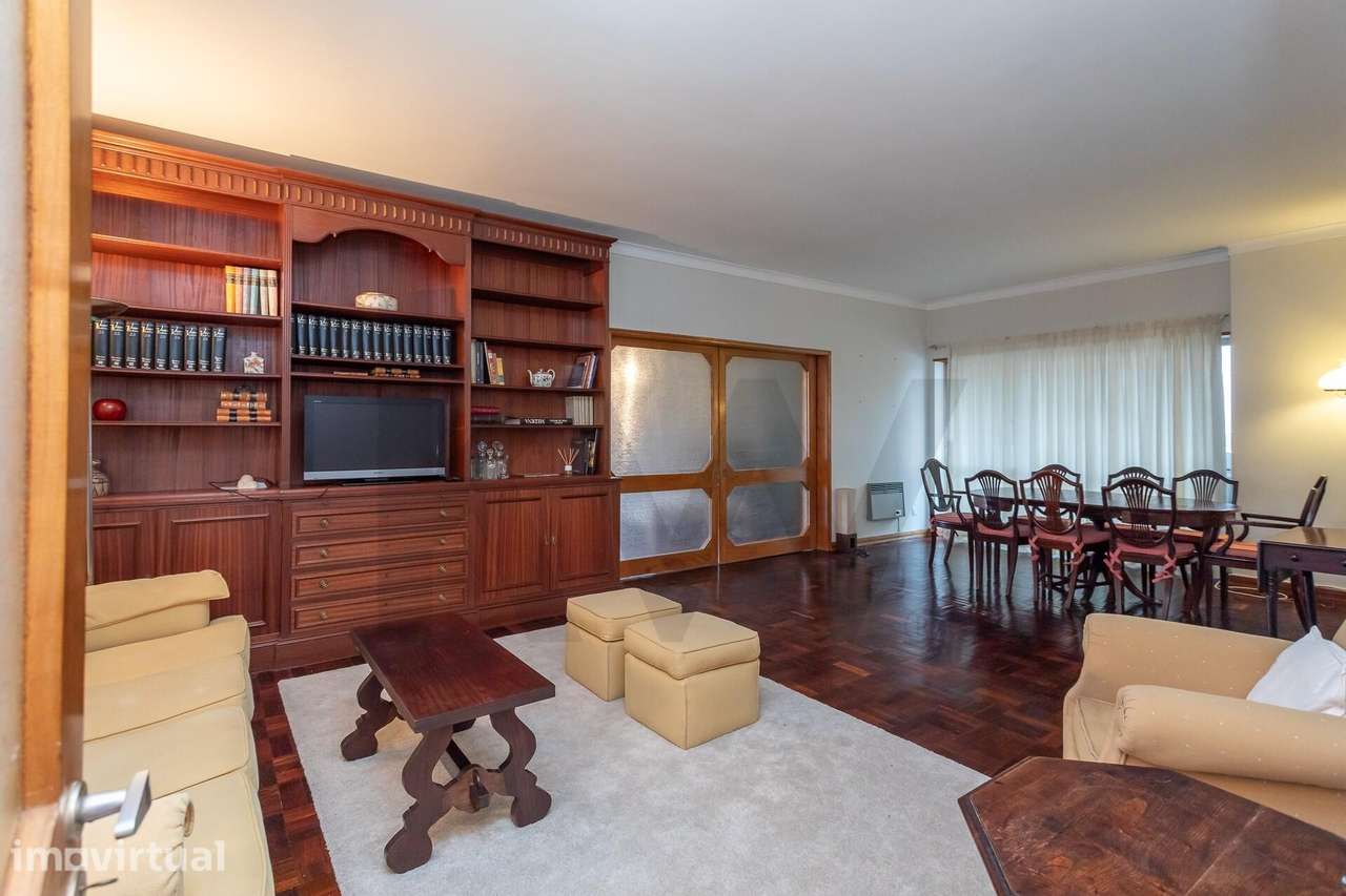 Apartamento T5 com 219 m2 e Varandas em São Domingos de Benfica – Exce - Grande imagem: 3/49