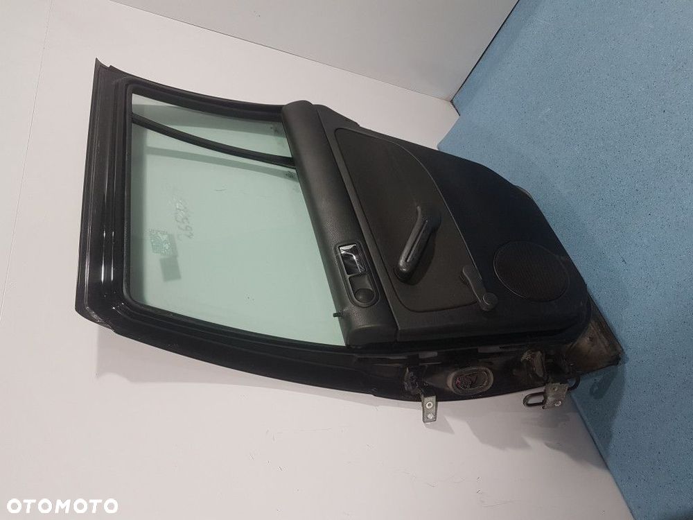 VOLKSWAGEN GOLF IV KOMBI 1.9 TDI DRZWI TYŁ PRAWE T4W - 12