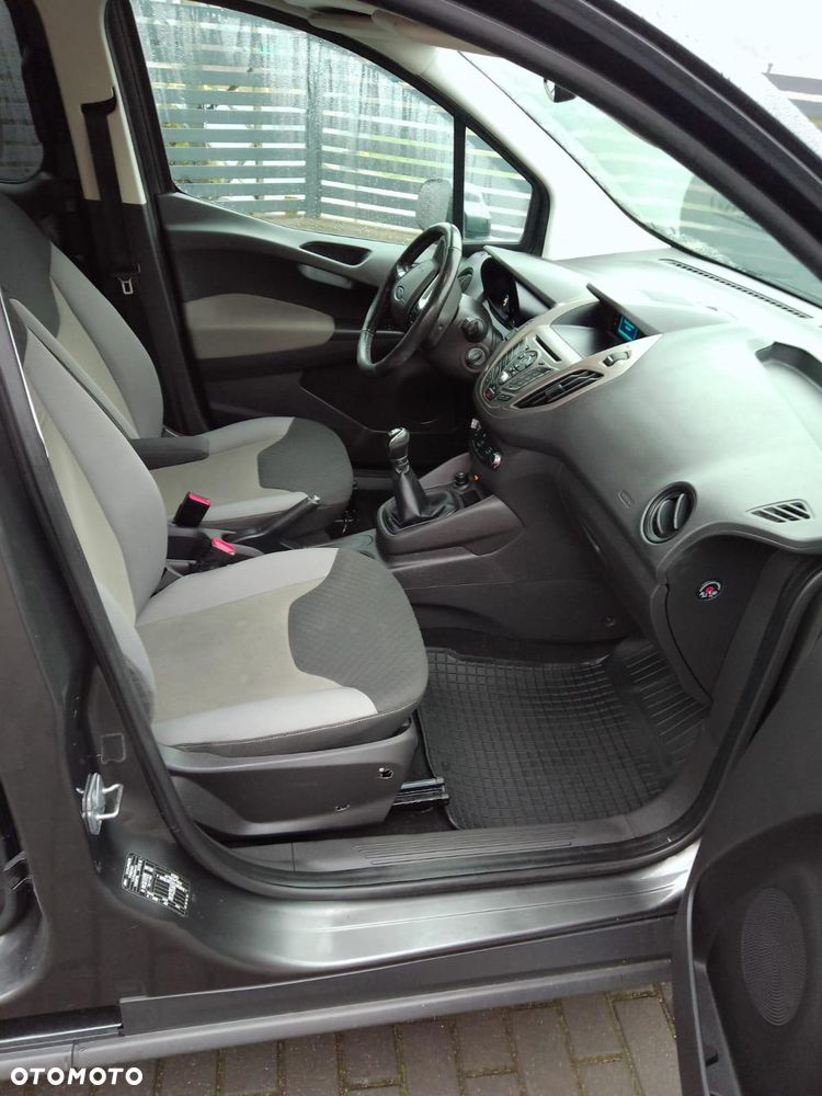Ford Tourneo Courier - 8