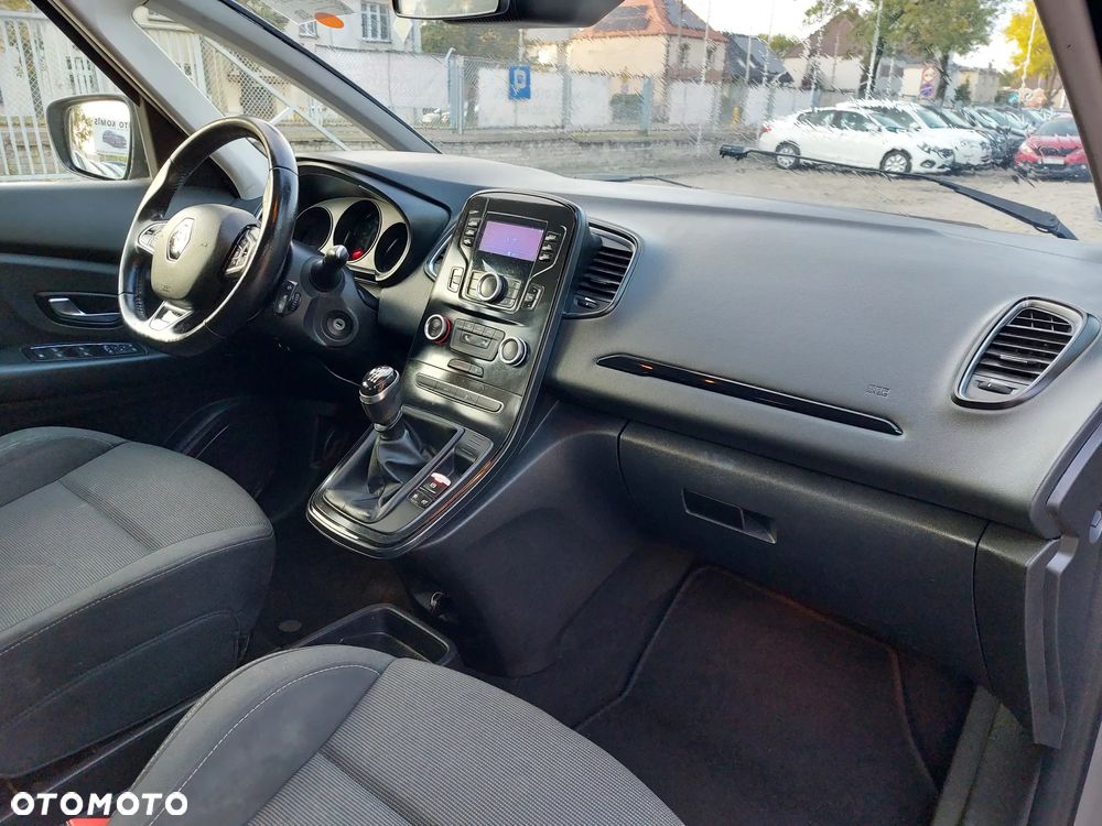 Renault Scenic - 17