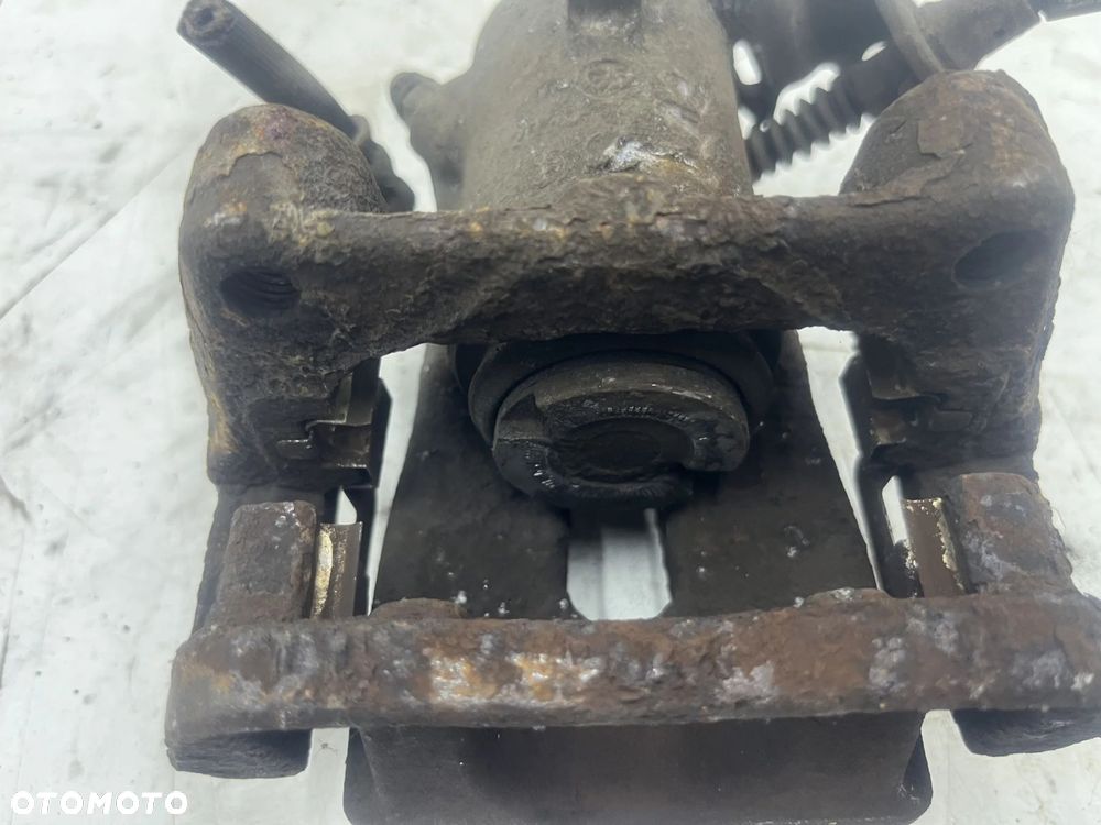 Zacisk hamulcowy Opel Zafira B 05-14r. prawy tył - 5