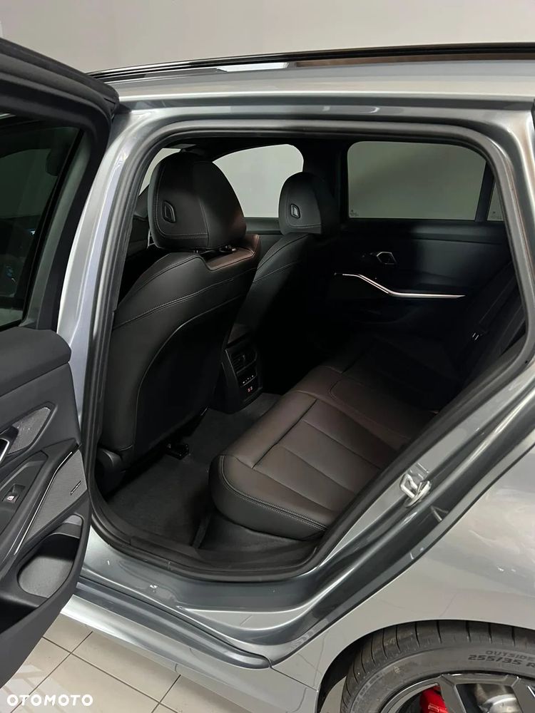 BMW Seria 3 - 26