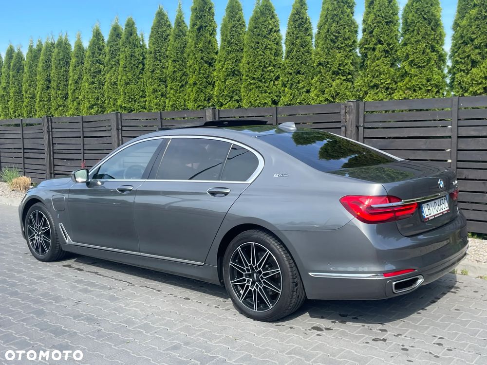 BMW Seria 7 740Le iPerformance - 14