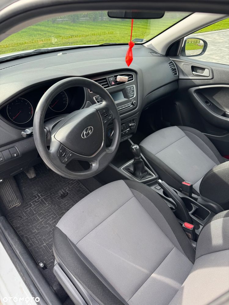 Hyundai i20 - 10