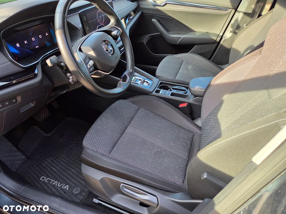 Skoda Octavia 2.0 TDI Style DSG - 9