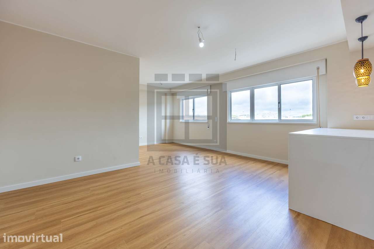 Fantástico apartamento com 4 quartos renovado em Ramalde, Porto - Grande imagem: 3/26