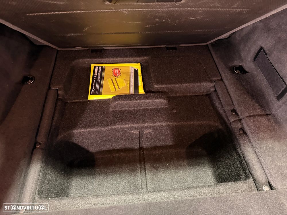 BMW 318 d Line Sport Auto - 32