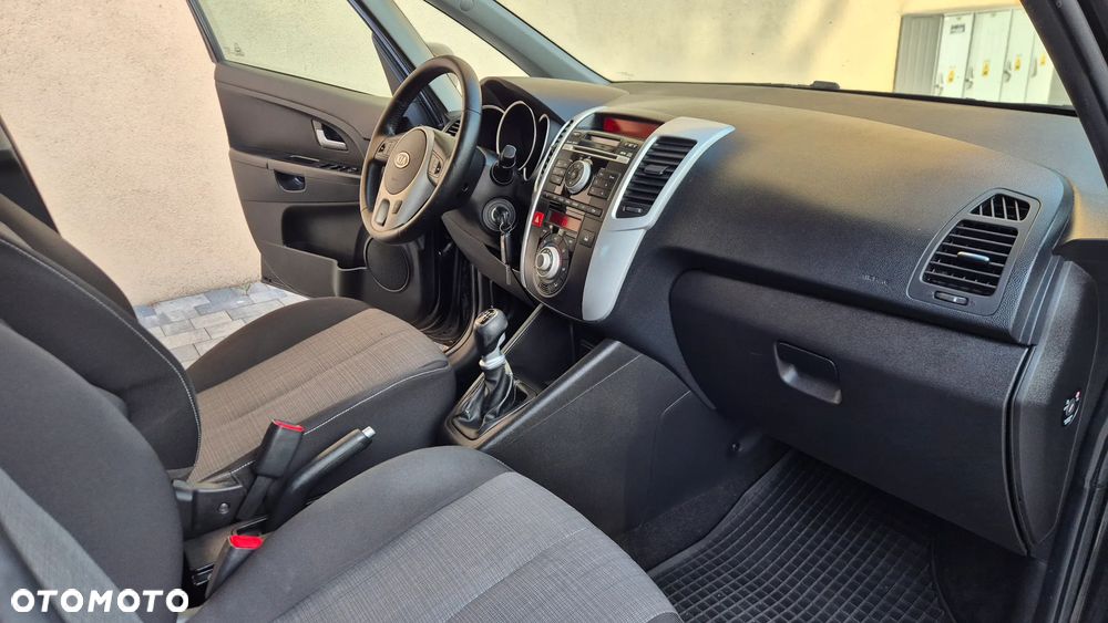 Kia Venga 1.4 CVVT Black Collection - 7