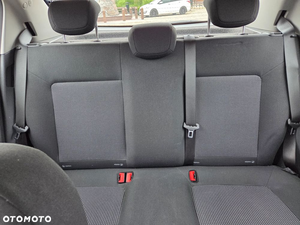 Opel Corsa 1.2 16V Essentia - 9
