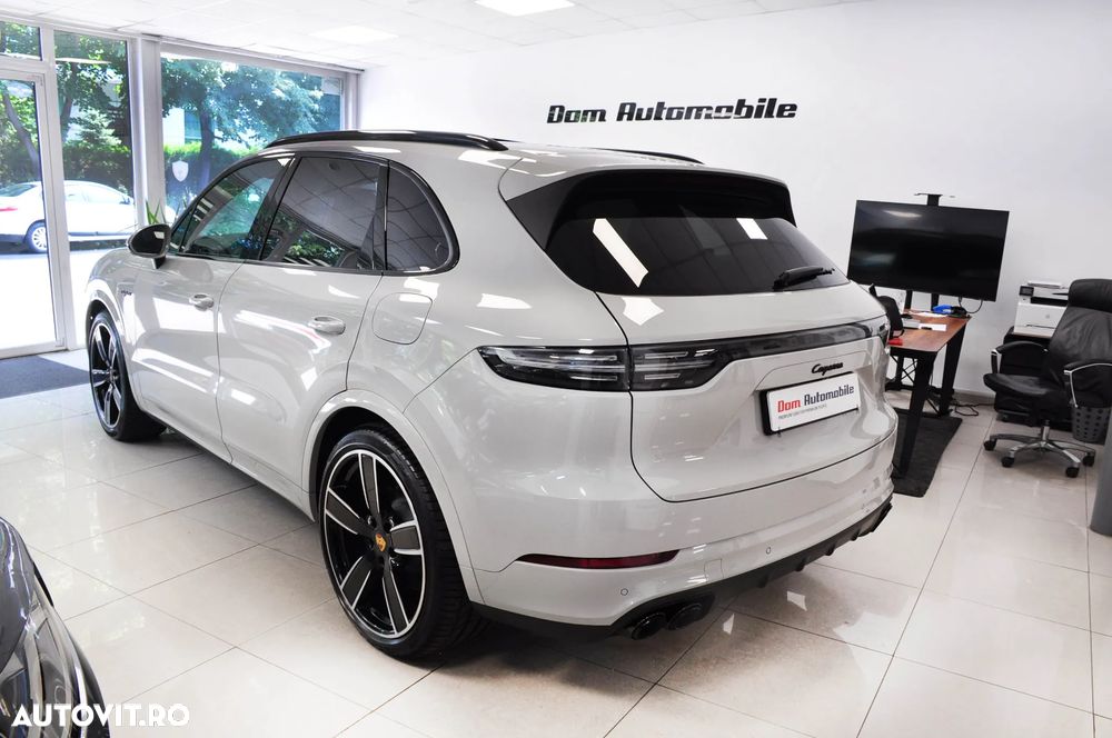 Porsche Cayenne E-Hybrid - 6