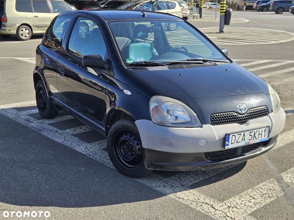 Toyota Yaris 1.0 Base - 1