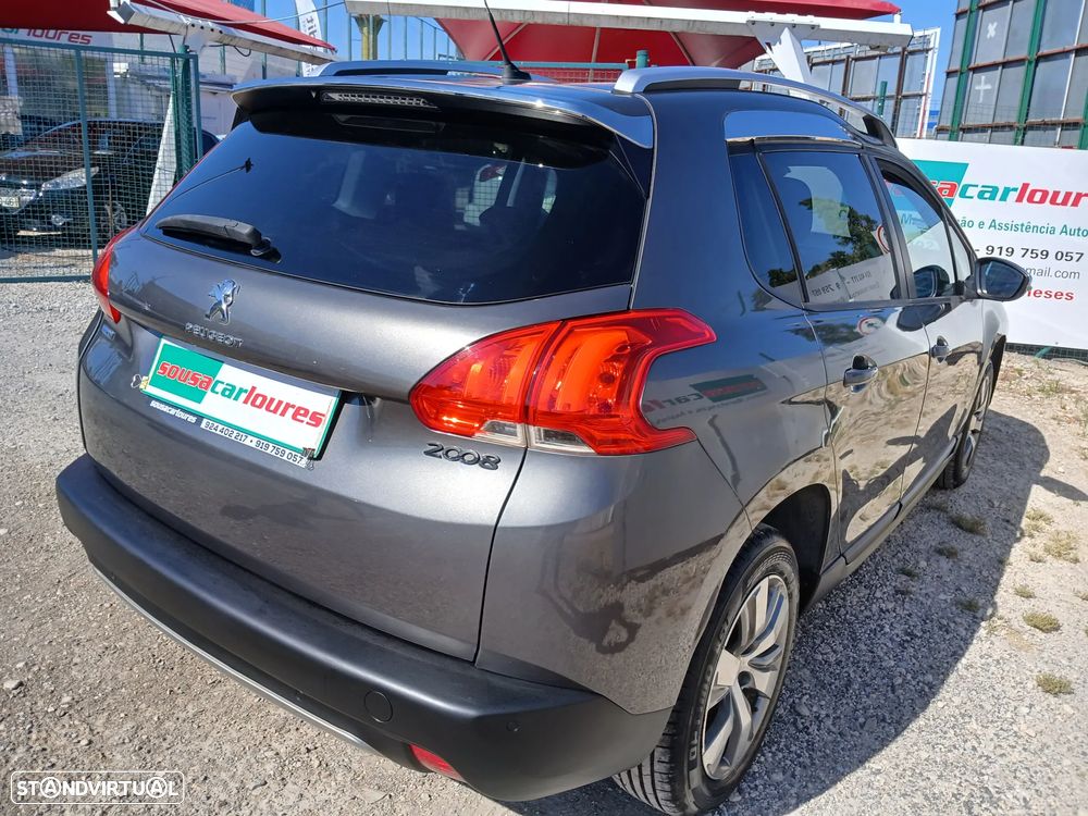 Peugeot 2008 1.2 PureTech Style - 8