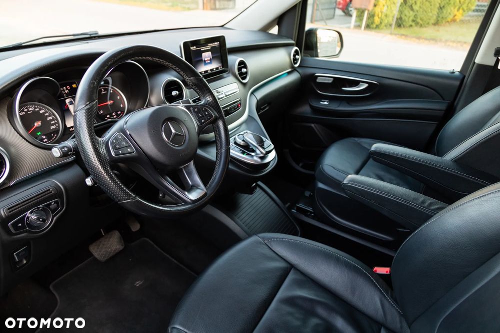 Mercedes-Benz Klasa V - 10