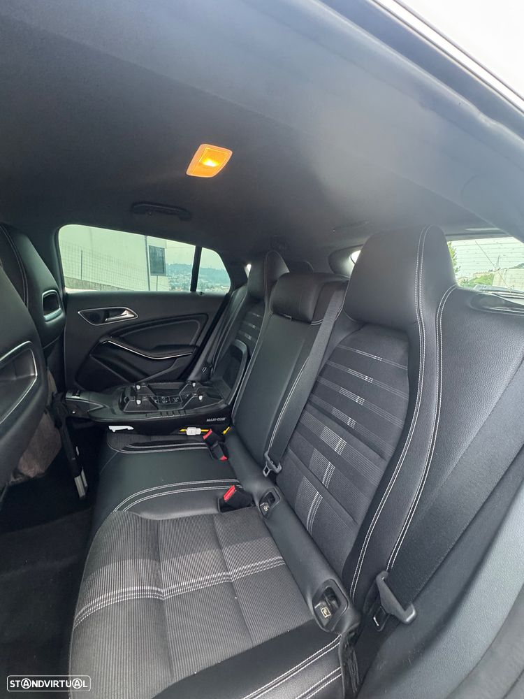 Mercedes-Benz CLA 200 d 7G-DCT Urban - 8