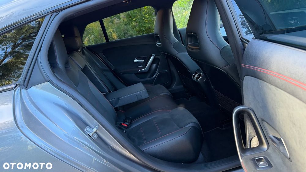 Mercedes-Benz CLA 200 AMG Line 7G-DCT - 18
