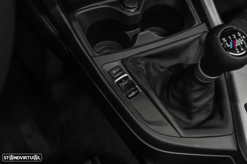 BMW 120 d Pack M - 17