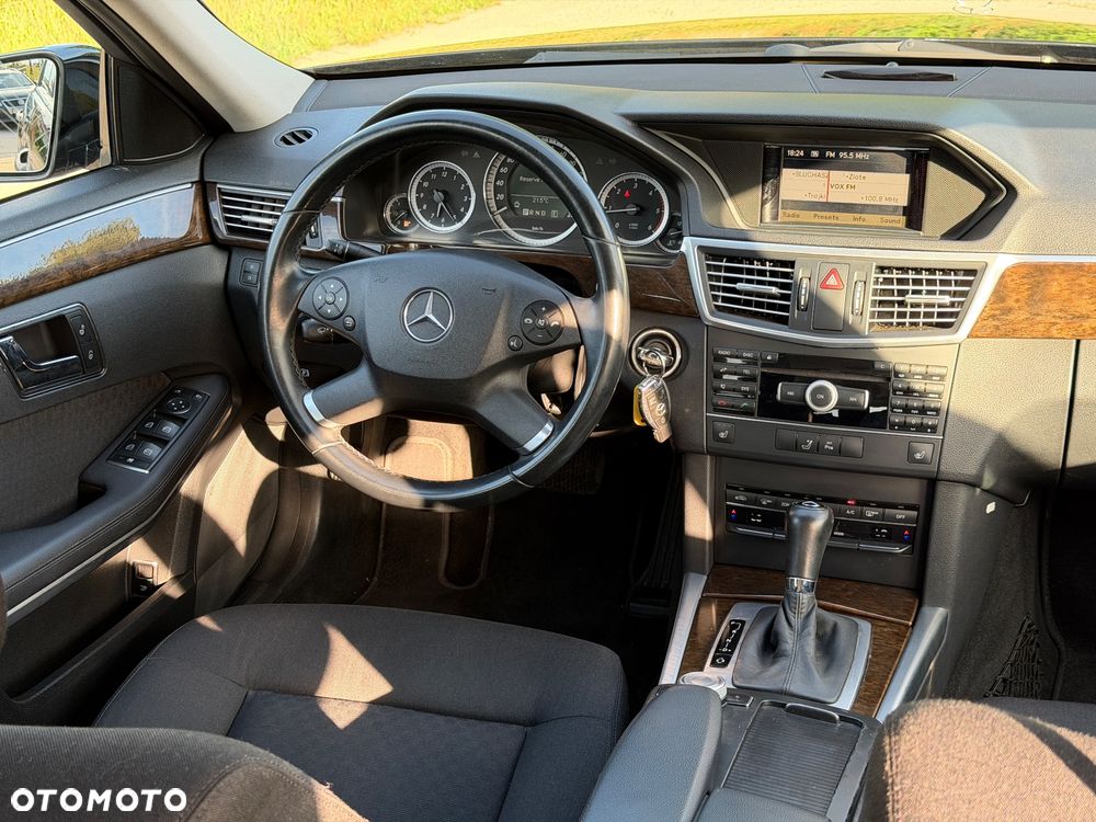 Mercedes-Benz Klasa E 220 CDI DPF BlueEFFICIENCY Automatik Elegance - 7